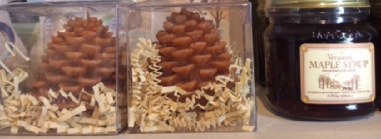 Maple Scented Pine Cone Candle
