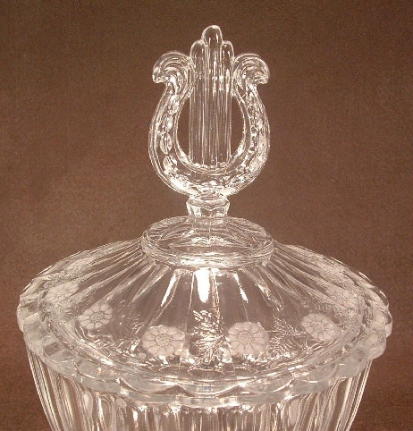 Elegant Leaded Glass - Frosted Daisy Pattern - Candy Dish with Lyre Finial - Image 3
