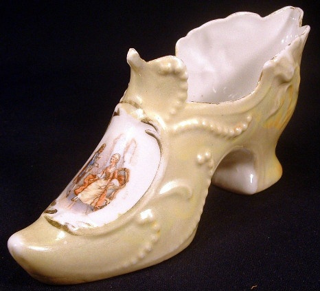 German Porcelain Pale Green-Yellow Luster Ladies' Slipper / Shoe - ca. 1920 - Image 3