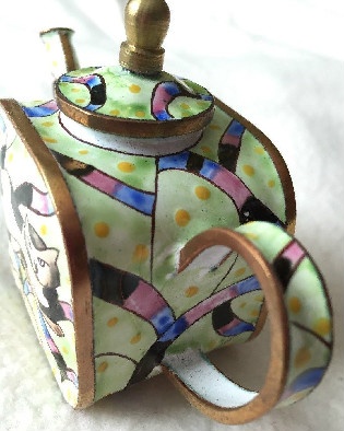 Kelvin Chen Style – Enamel Copper Cloisonne Tea Pot – Tan Buddha Cats