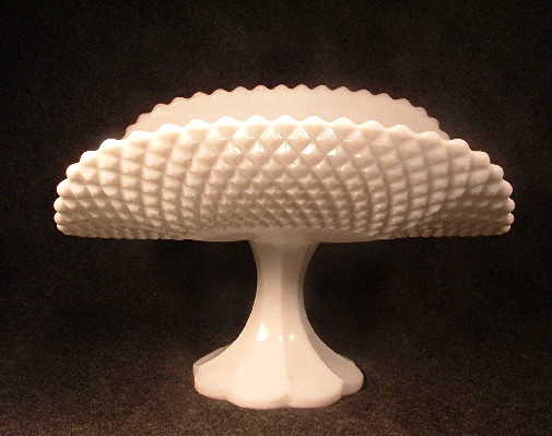 Magnificent - Vintage - White Milk Glass - Diamond Pattern Banana Boat - Image 4