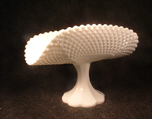 Magnificent - Vintage - White Milk Glass - Diamond Pattern Banana Boat - Image 5