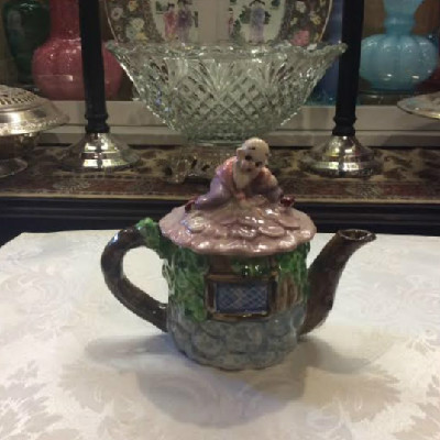 Elf House Tea Pot - Vintage - Unmarked - Probably English