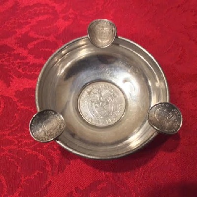 Silver Ashtray w/ 1922 Columbia 50 Centavos Coin & Three Columbia 10 Centavos Coins - 1942 - 1940 - 1942 - Image 2