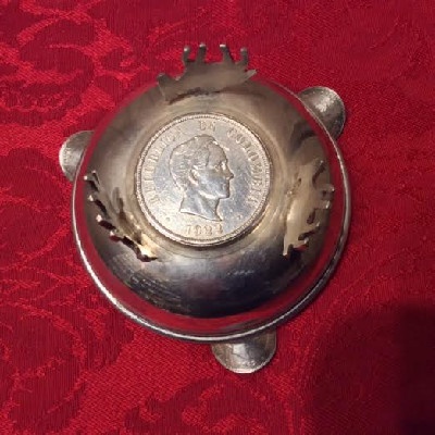 Silver Ashtray w/ 1922 Columbia 50 Centavos Coin & Three Columbia 10 Centavos Coins - 1942 - 1940 - 1942 - Image 4