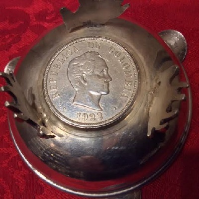 Silver Ashtray w/ 1922 Columbia 50 Centavos Coin & Three Columbia 10 Centavos Coins - 1942 - 1940 - 1942 - Image 5