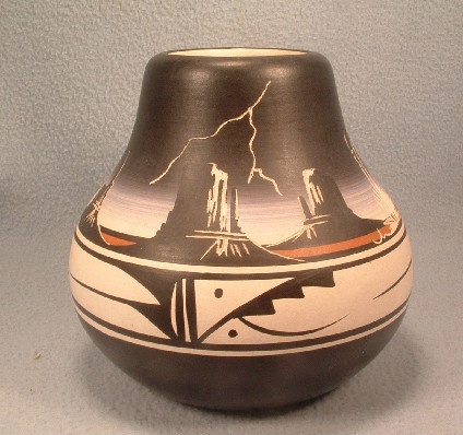 Navajo Indian Pottery Vase / Jar - Signed Navajo w/ Artisan Signature