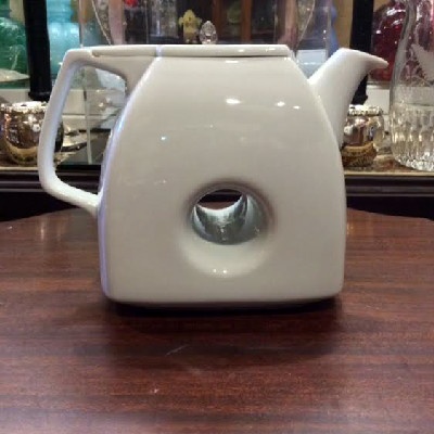 White Porcelain Donut Tea Pot - Art Deco - Funky & Fun - Image 2