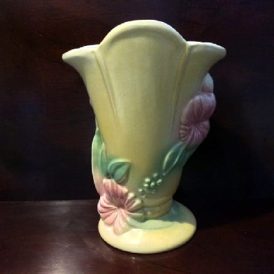 Hull Art Pottery - Sun-Glo Flamingo Vase - #85 - Vintage - 1949