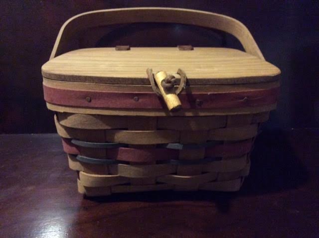 Longaberger Basket - Handbag - Pocketbook - Covered Berry Picking Basket - Attractive Storage For Any Room - 1988 - Image 2
